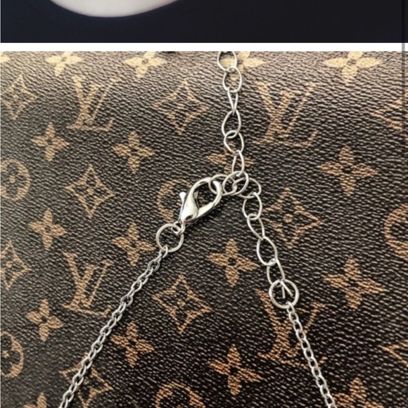 Pulp Fiction Honey Bunny Necklace - Picture 3 of 4